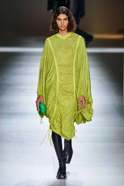 Look 5